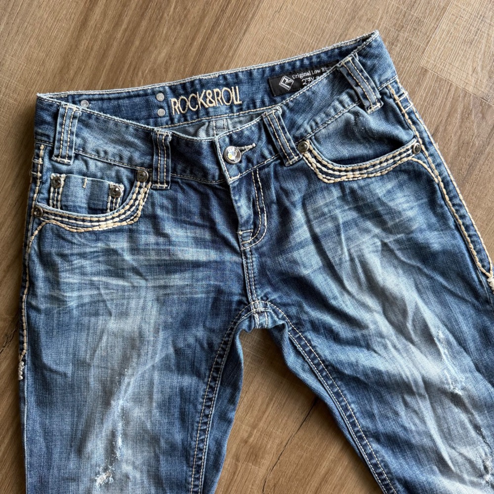 Rock & Roll Cowgirl Original Low Rise Bootcut Jean 27x34 Distressed Thick Stitch